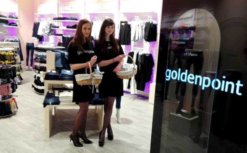 Hostessy podczas promocji Goldenpoint