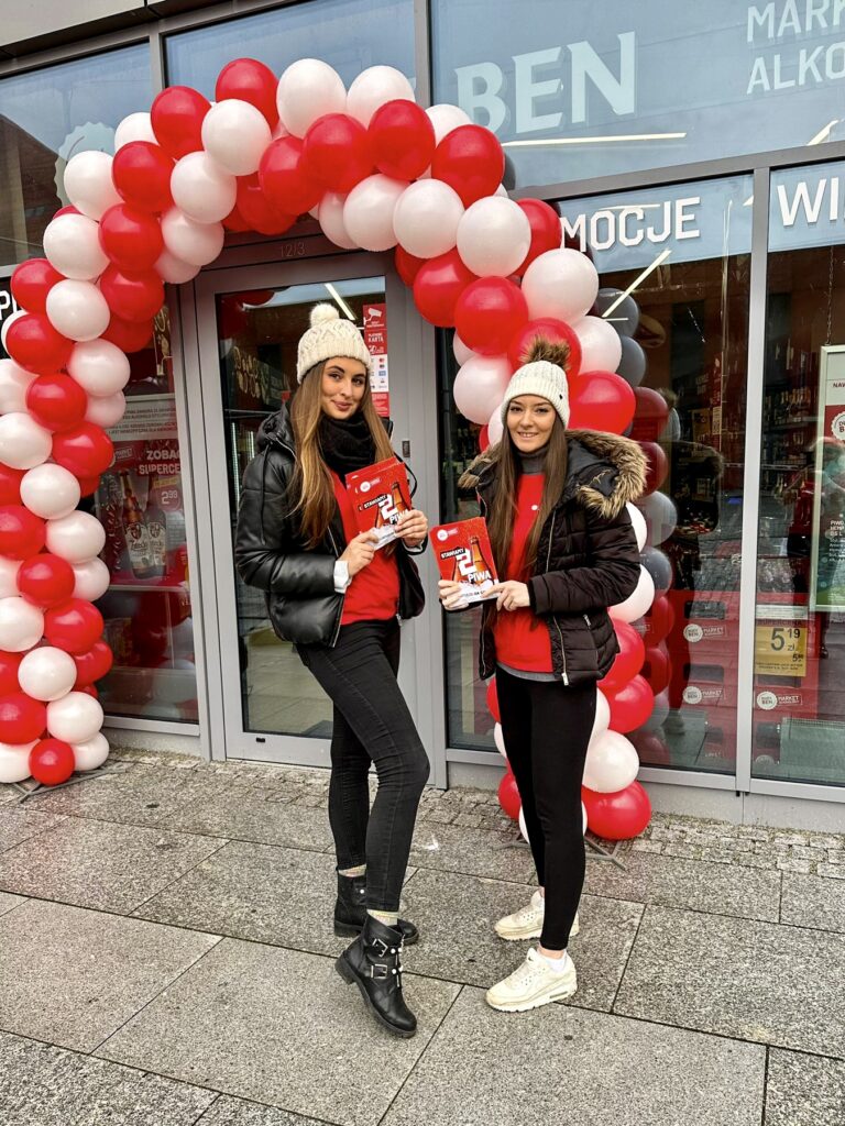 Hostessy z agencji DNA w akcji jak promują sklepy Duży Ben w Trójmieście