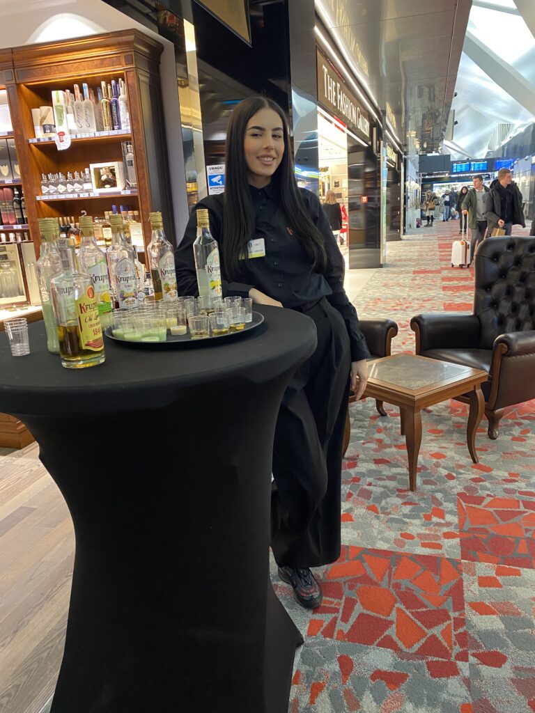 Degustacja likierów na lotniskach w Baltonie - DNA agencja hostess