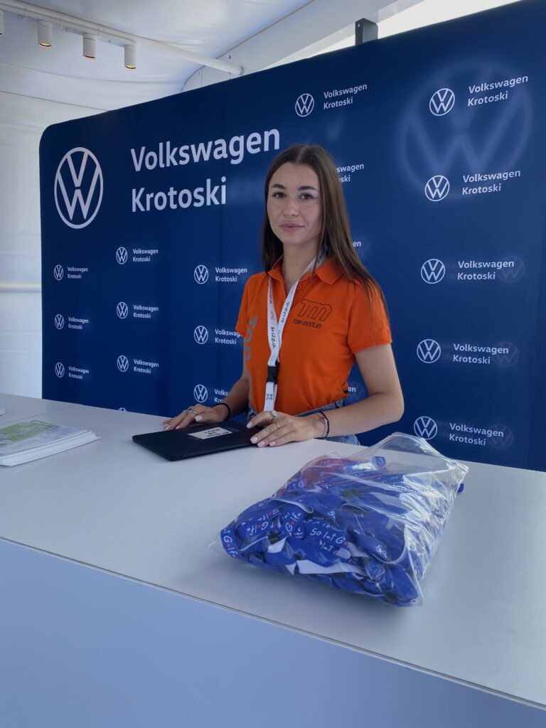 Hostessy DNA na 50-leciu Volkswagena Golf w Warszawie