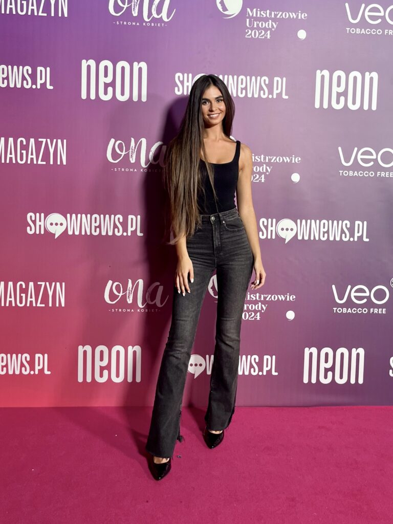 Hostessy na Evencie Neon Shownews - DNA agencja hostess
