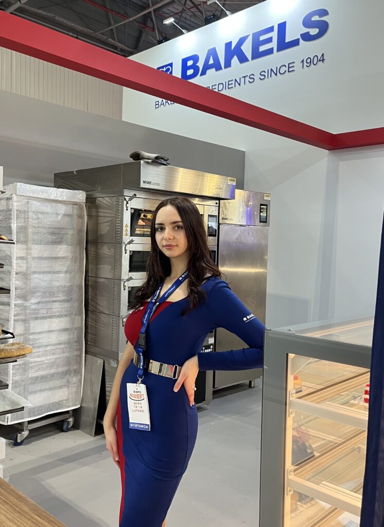 Targi Sweet w Warszawie ? nasza hostessa Emilia w akcji - DNA agencja hostess