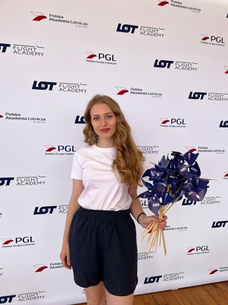 Lotniczy klimat i uśmiechy hostess DNA na FLY FEST Piotrków Trybunalski - DNA agencja hostess