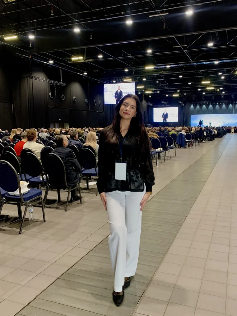 hostessy - event expo Warszawa - DNA agencja hostess